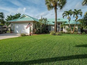 photo 1 of 516 SW South Carolina Dr, Stuart, FL 34994
