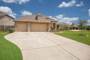 photo 1 of 20802 Broadsword Dr, Tomball, TX 77375