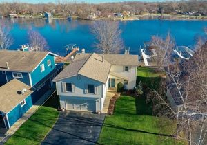photo 1 of 808 S Riverside Dr, McHenry, IL 60050