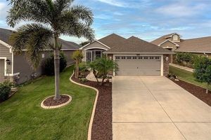 photo 1 of 2007 Bayside Ave, Mount Dora, FL 32757