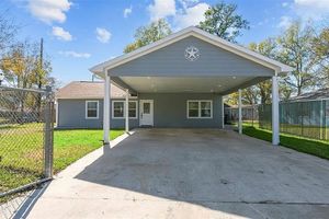 photo 1 of 8960 Las Cruces Cir, Houston, TX 77078