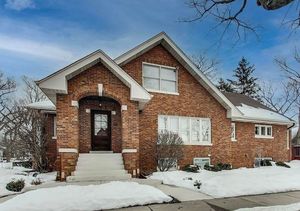 photo 1 of 298 W Claremont St, Elmhurst, IL 60126