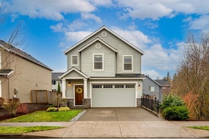photo 1 of 13750 SE Almond Dr, Clackamas, OR 97015