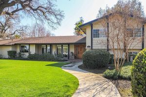photo 1 of 1711 W Beverly Dr, Visalia, CA 93277