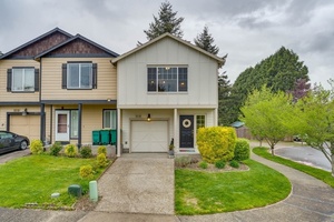 photo 1 of 207 SW Owens Pl, Troutdale, OR 97060
