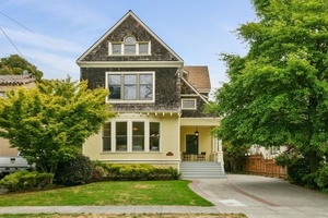 photo 1 of 1106 Grand St, Alameda, CA 94501