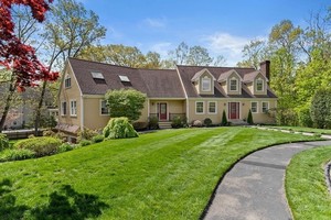 photo 1 of 5 Coombs Cir, Newburyport, MA 01950
