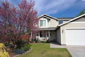 photo 1 of 9215 Oliver Dr, Pasco, WA 99301
