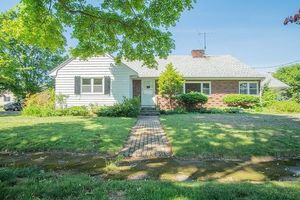 photo 1 of 17 Ralph Rd, Marblehead, MA 01945