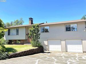 photo 1 of 20570 SE Wiese Ct, Damascus, OR 97089