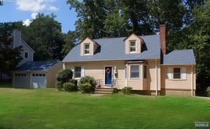 photo 1 of 242 Wilson Pl, Wyckoff, NJ 07481