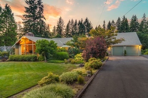 photo 1 of 11405 SW Hazelbrook Rd, Tualatin, OR 97062
