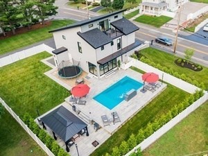 photo 1 of 61 Walnut St, Saugus, MA 01906