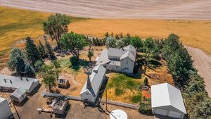 photo 1 of 1869 N Seivers Rd, Ritzville, WA 99169