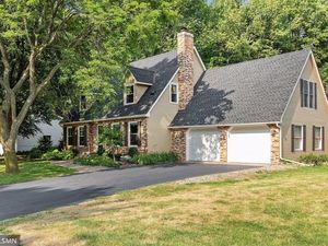 photo 1 of 10200 Scarborough Rd, Bloomington, MN 55437