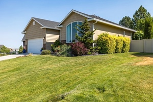 photo 1 of 7909 S Parway Ln, Cheney WA 99004
