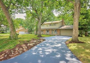 photo 1 of 4701 Valerie Dr, Crystal Lake, IL 60014