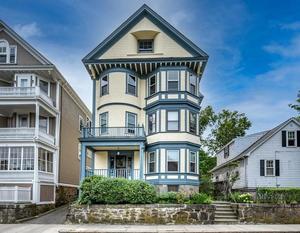 photo 1 of 150 Walnut St Apt 1, Brookline, MA 02445