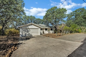 photo 1 of 18345 Pinnacle Ct, Hidden Valley Lake, CA 95467