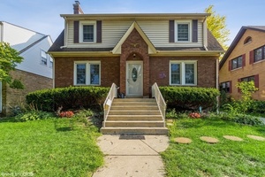 photo 1 of 765 E Prairie Ave, Des Plaines, IL 60016