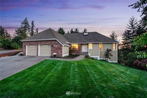 photo 1 of 13547 SE 83rd St, Newcastle, WA 98059