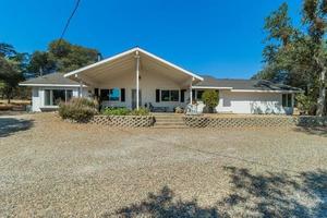 photo 1 of 44719 Savage Rd, Coarsegold, CA 93614