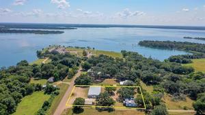 photo 1 of 1013 Park Prairie Rd, Fayetteville, TX 78940