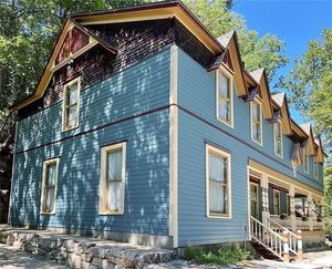 photo 1 of 270 Spring St, Eureka Springs, AR 72632