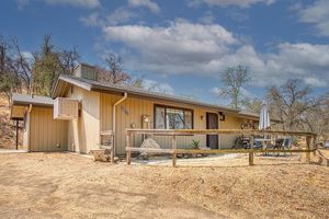 photo 1 of 33017 Coyote Ln, Squaw Valley, CA 93675