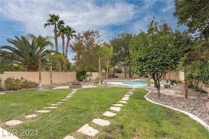 photo 1 of 1560 Ravanusa Dr, Henderson, NV 89052
