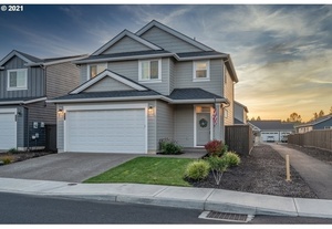 photo 1 of 1315 NW Campanella Way, Estacada, OR 97023