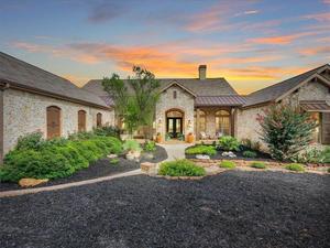 photo 1 of 926 Covered Bridge Dr, Driftwood, TX 78619