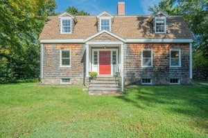 photo 1 of 280 Hale St, Beverly, MA 01915