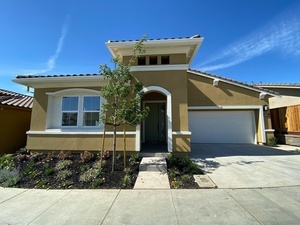 photo 1 of 1120 Garcia Gln, Hollister, CA 95023