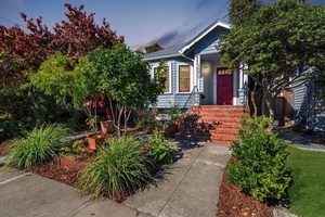 photo 1 of 1373 Fountain St, Alameda, CA 94501