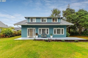 photo 1 of 811 S Downing St, Seaside, OR 97138
