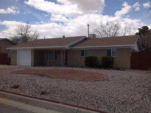 photo 1 of 10221 La Paz Dr NW, Albuquerque NM 87114