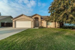 photo 1 of 2710 W Delta Ave, Visalia, CA 93291