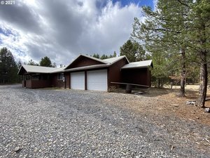photo 1 of 11894 Chinquapin Dr, Crescent, OR 97733
