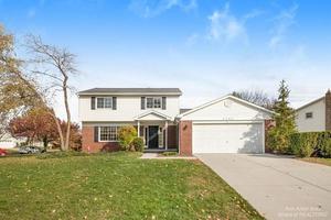 photo 1 of 1305 Warner Creek Dr, Saline, MI 48176