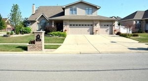 photo 1 of 1860 Tower Hill Dr, Woodridge IL 60517