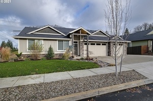 photo 1 of 15111 Sunflower Ave, Sandy, OR 97055
