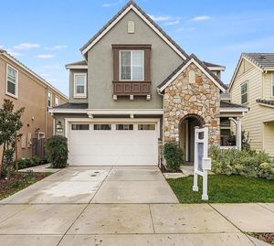 photo 1 of 116 Chickadee Ln, Gilroy, CA 95020
