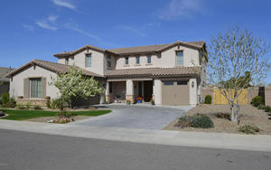 photo 1 of 2582 E Carob Dr, Gilbert AZ 85298