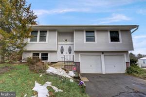 photo 1 of 12310 Brolass Rd, Clinton, MD 20735