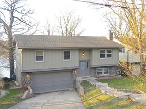 photo 1 of 334 Hiawatha Dr, Lake In The Hills, IL 60156