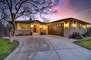 photo 1 of 8932 Central Ave, Orangevale, CA 95662