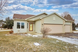 photo 1 of 3709 Rose Ann Ct, Wonder Lake, IL 60097