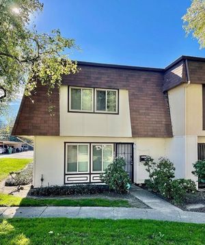 photo 1 of 27452 Ponderosa Ct, Hayward, CA 94545
