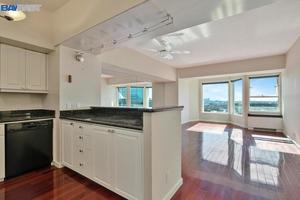 photo 1 of 6363 Christie Ave, Apt 1305, Emeryville, CA 94608